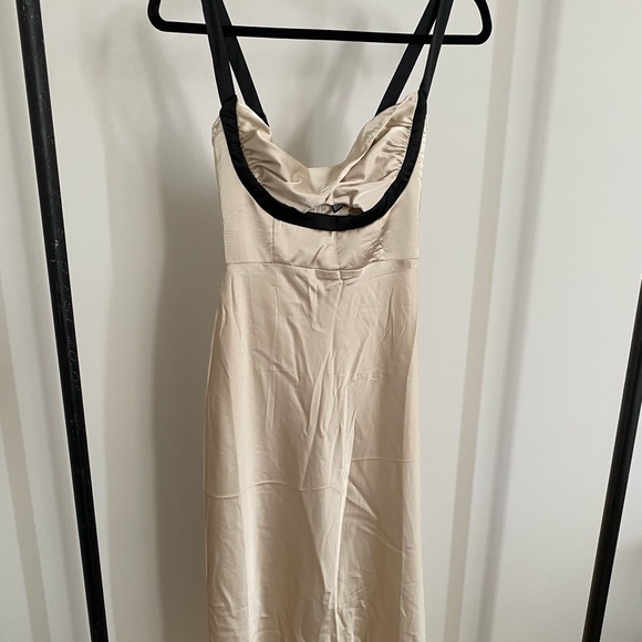 Runaway The Label, Kelsi Midi Dress - Picture 2 of 6